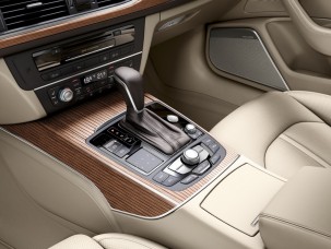 antropoti-limousine-rent-a-car-audiA6-interior5